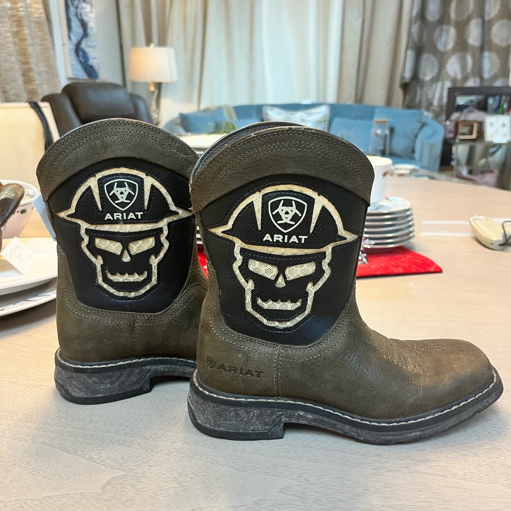Ariat Men's Brown and Black Skull Boots